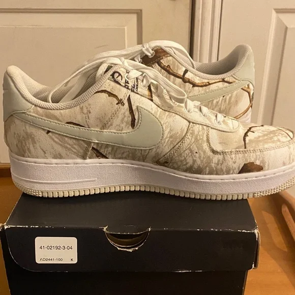 Men’s Size 12 Air Force 1 ‘07 LV8 3 Light Bone - Picture 9 of 9